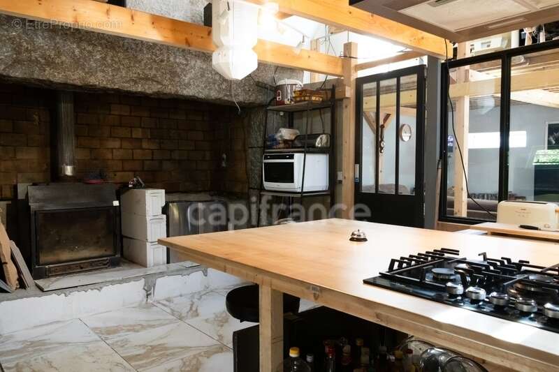 Saint-Cassin 73160 – Environ 270 m² habitables, 4 logements indépendants, 150 m² de potentiel supplémentaire. Un bien unique aux - photo 8