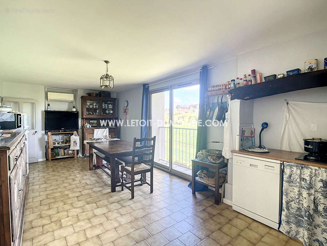 Maison à SAINT-GERMAIN-DU-SALEMBRE