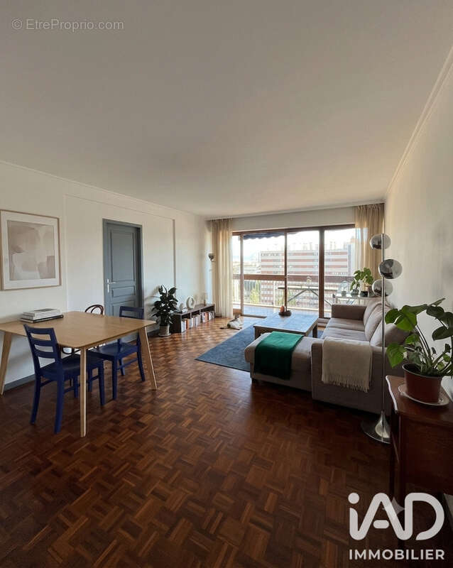 Photo 3 - Appartement à MARSEILLE-6E