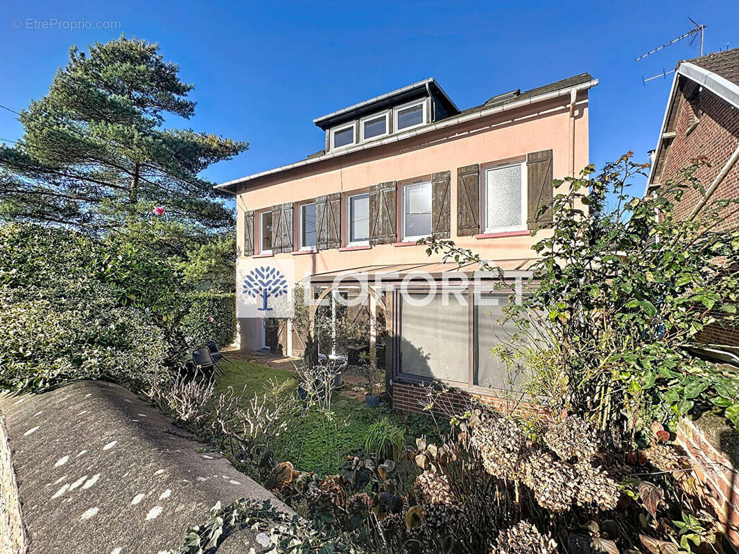 Maison à LE MESNIL-ESNARD