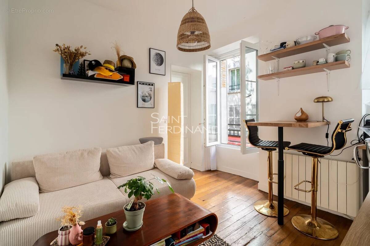 Appartement à PARIS-17E