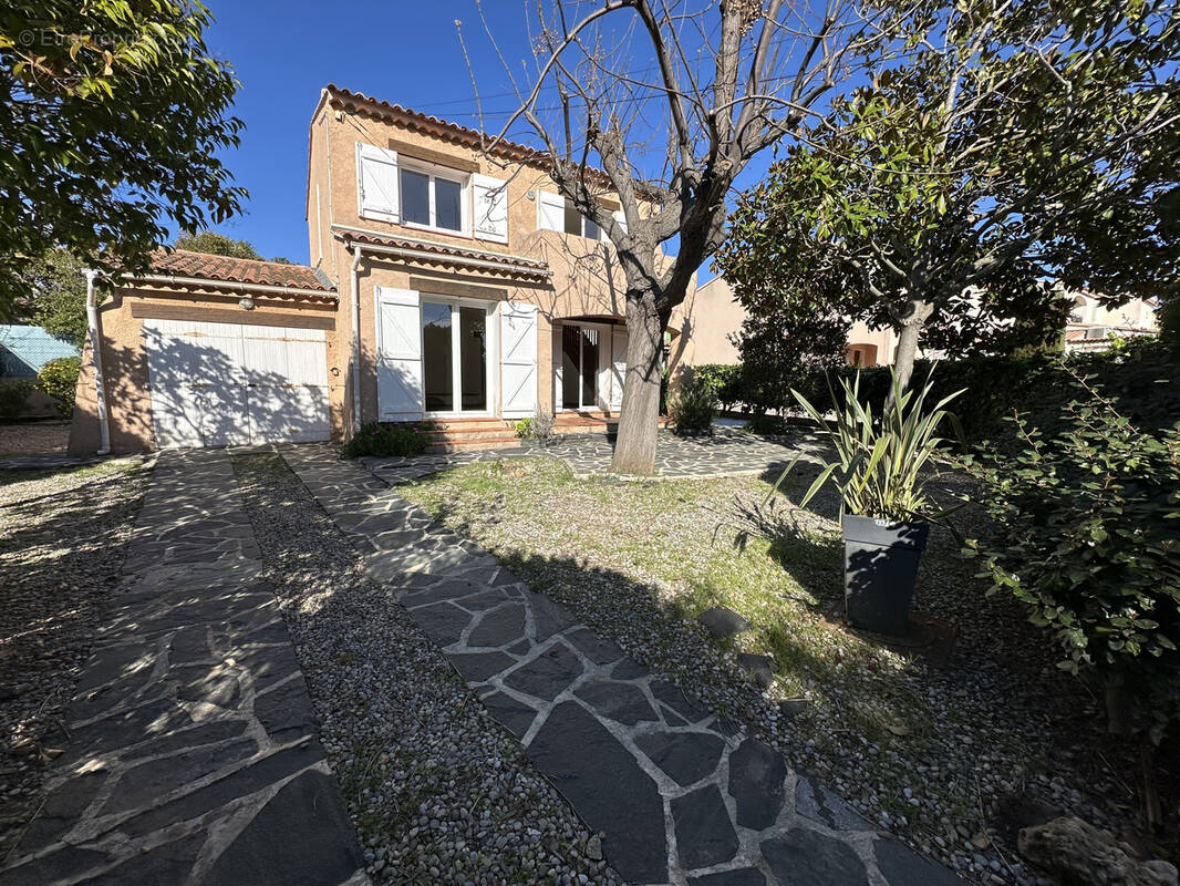 Maison à SIX-FOURS-LES-PLAGES