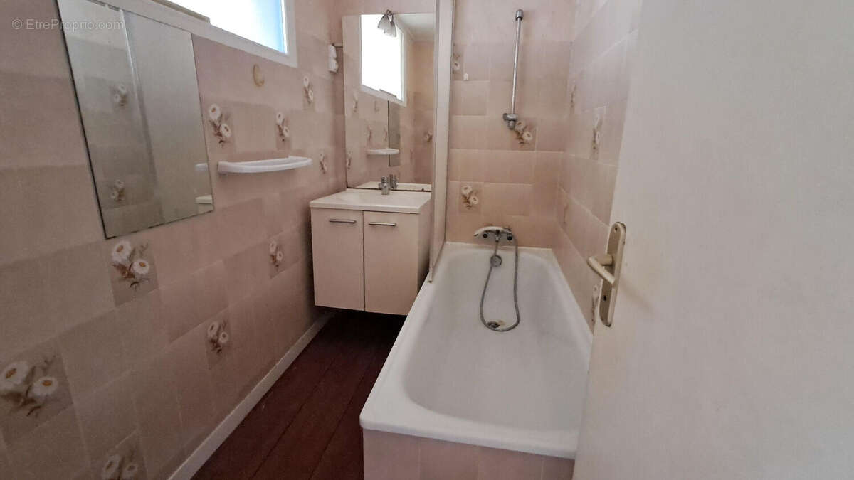 Maison à LA TURBALLE