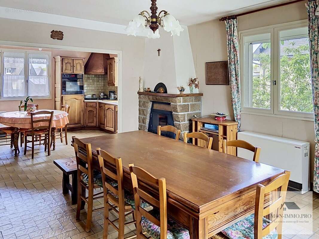 Maison à MONTOURS