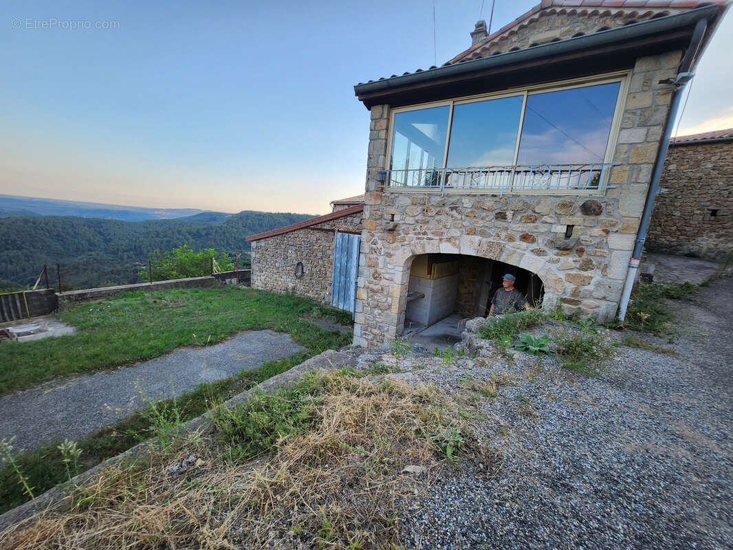 Maison à AILHON