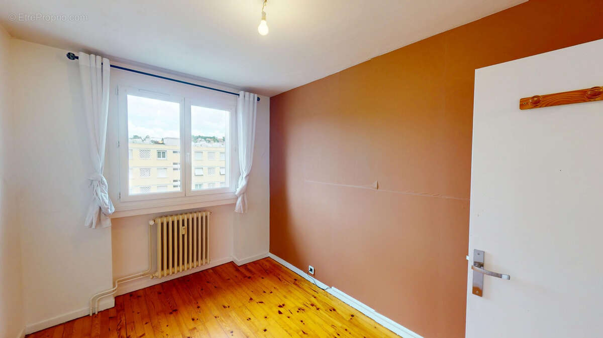 Appartement à UNIEUX
