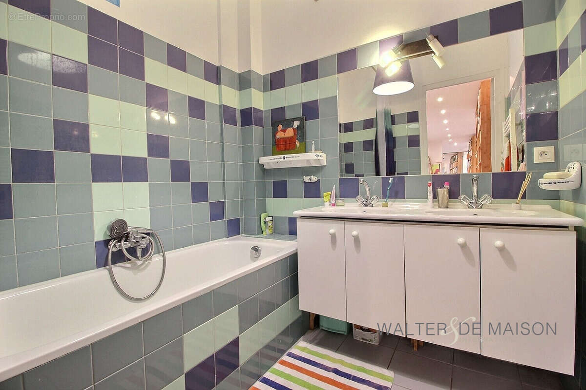 Appartement à PARIS-17E