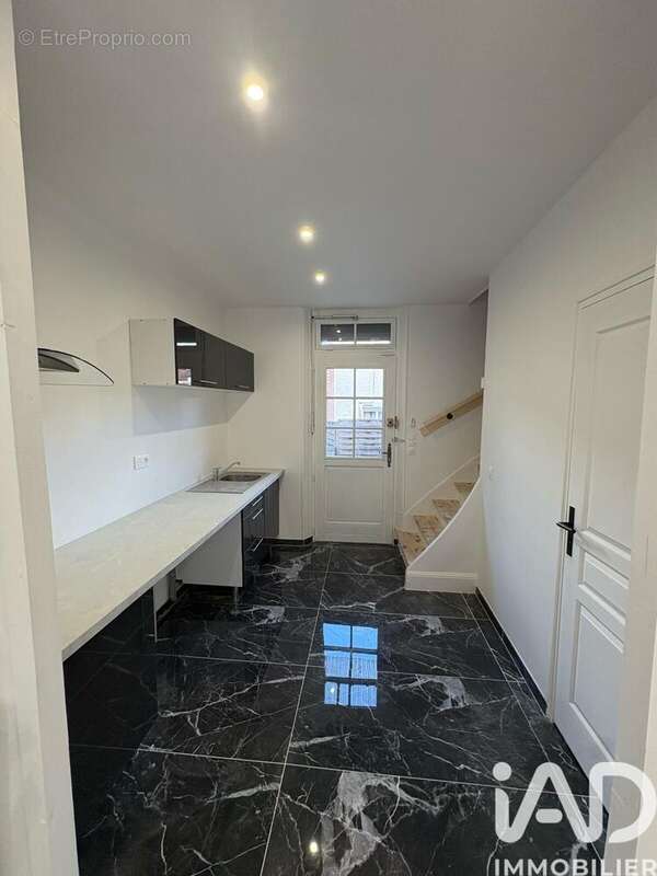 Photo 2 - Maison à ROMILLY-SUR-SEINE