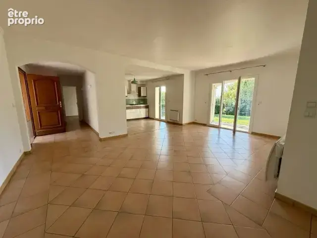 Maison t6 avec terrasse et beau jardin a vendre sur eguilles - photo 3