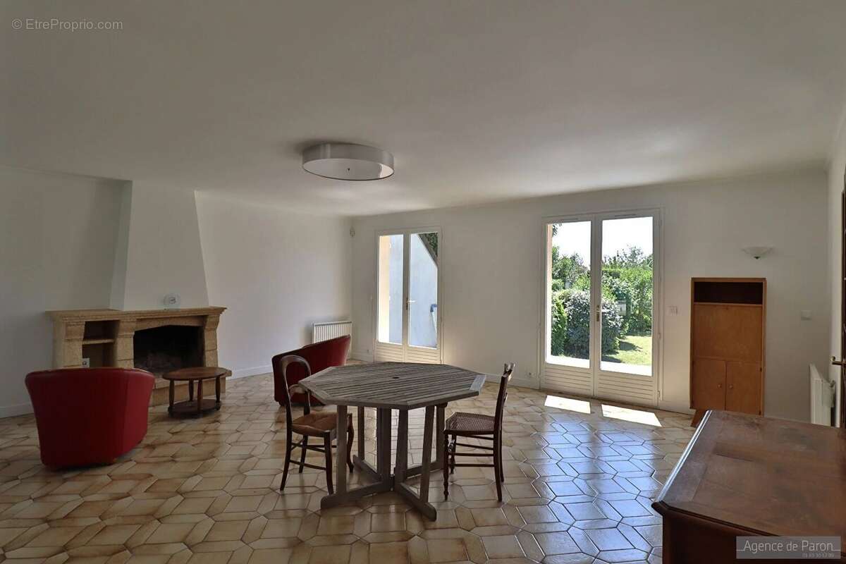 Maison à VERRIERES-LE-BUISSON