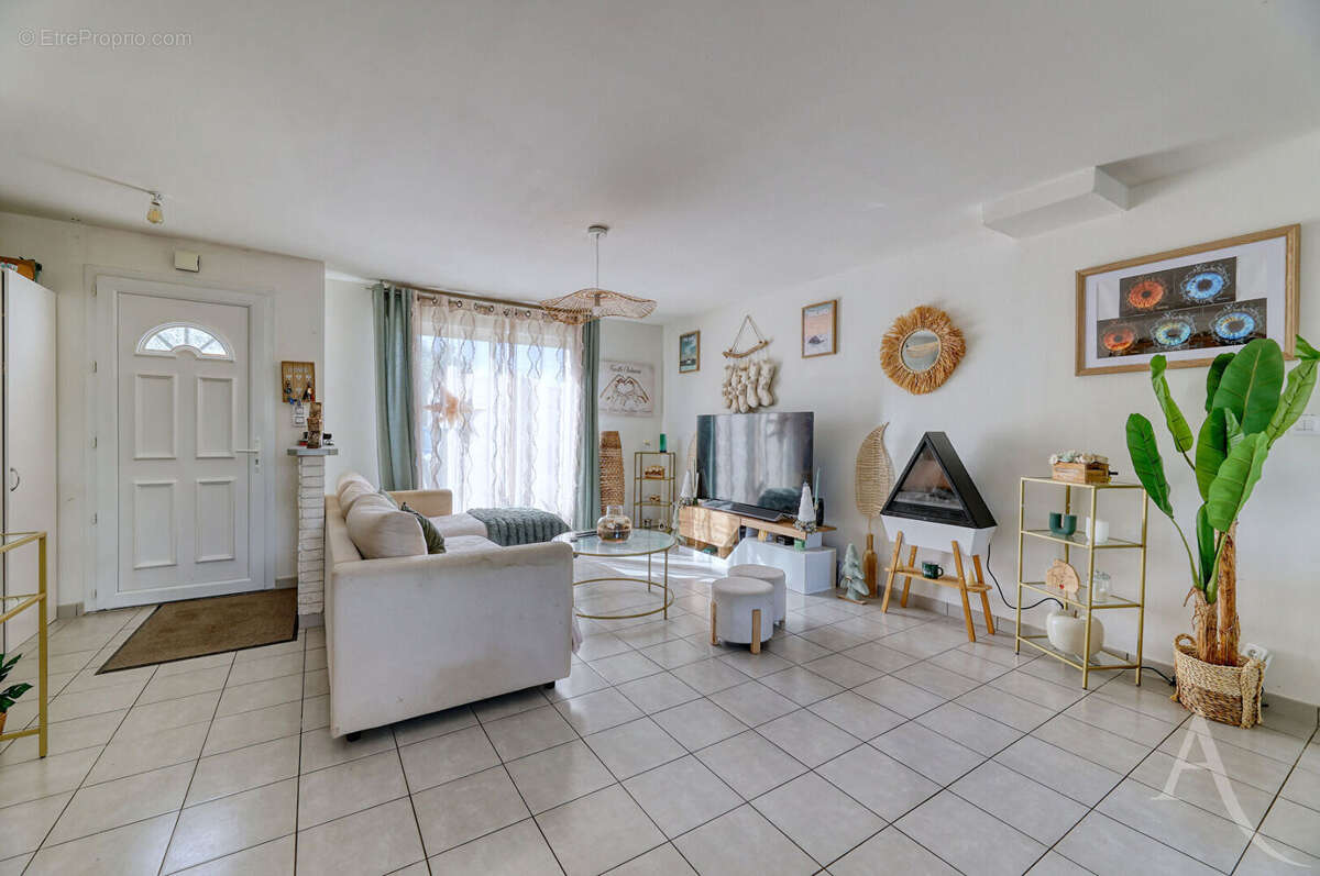 Maison à SAINT-ANDRE-TREIZE-VOIES