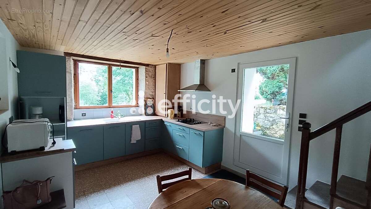 Maison 80 m² à Belabre  - photo 3