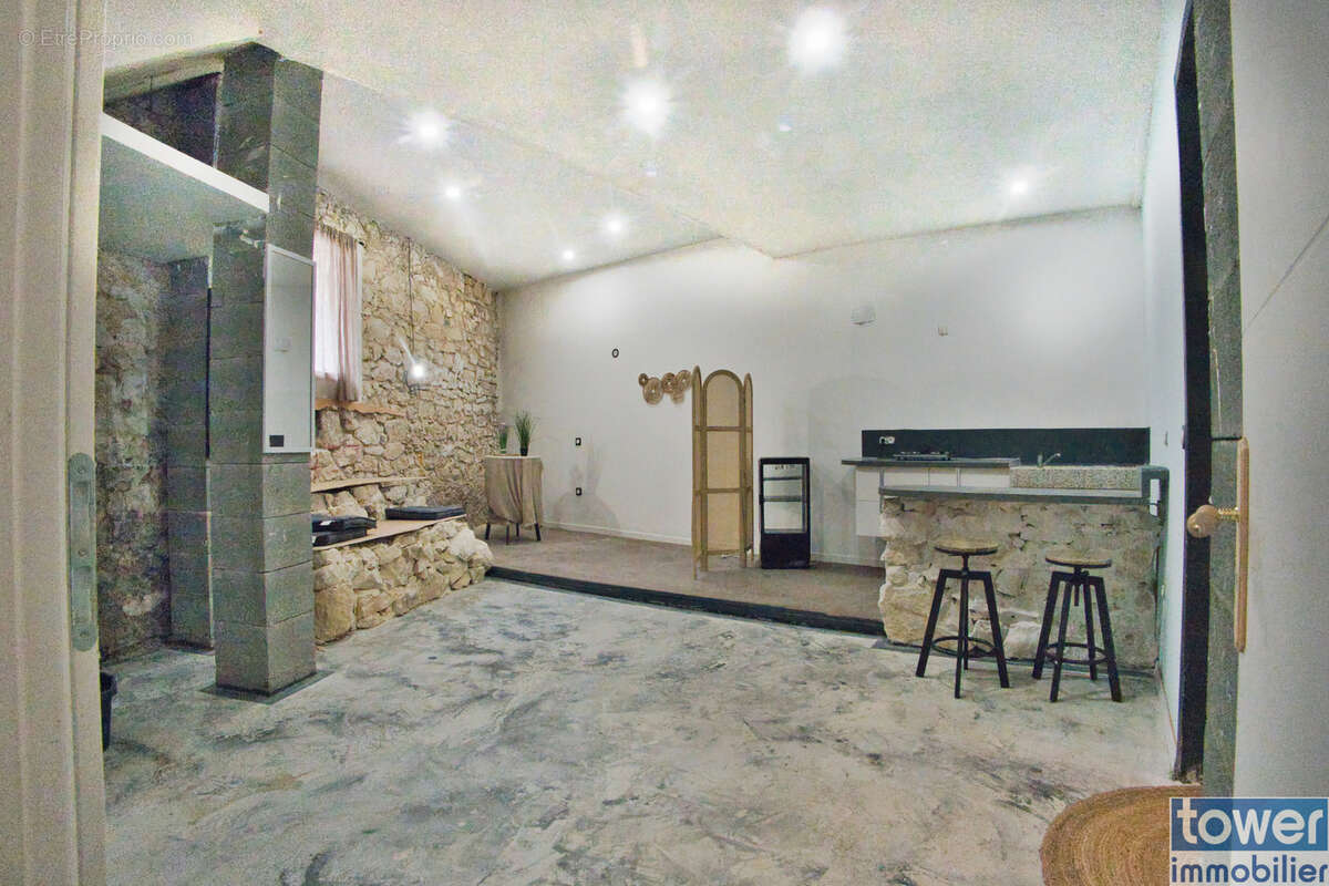 Maison en pierre intégralement restaurée - 166 m2 - 5 pièces + soub. aménagé 162 m2 - Jardinet + Terrasse - photo 19