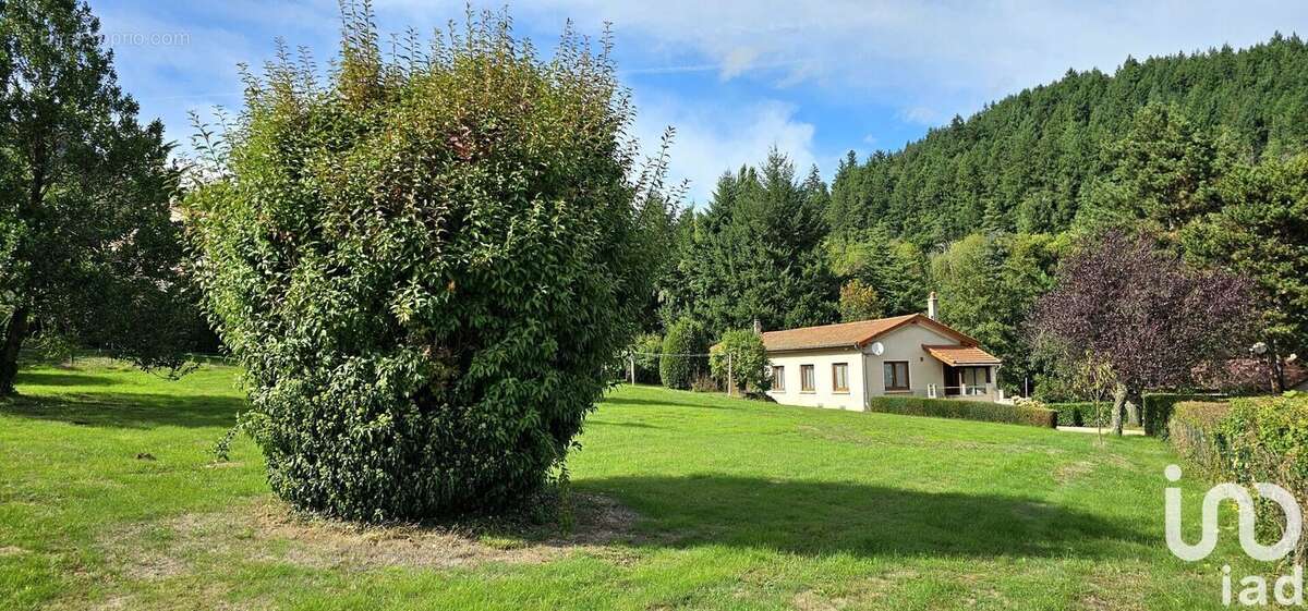 Photo 2 - Maison à SAINT-JULIEN-MOLIN-MOLETTE