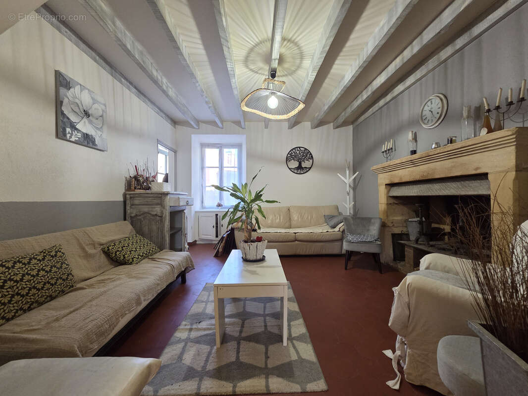Ensemble immobilier dans le bourg du village - photo 6