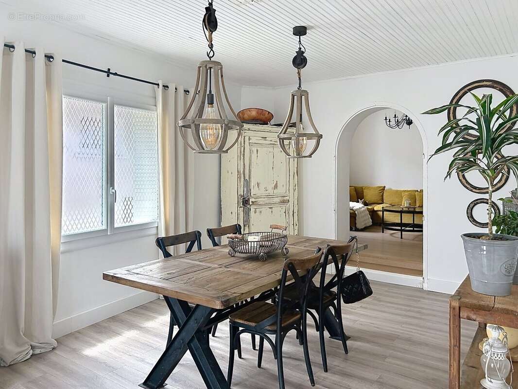 Maison à CALVISSON
