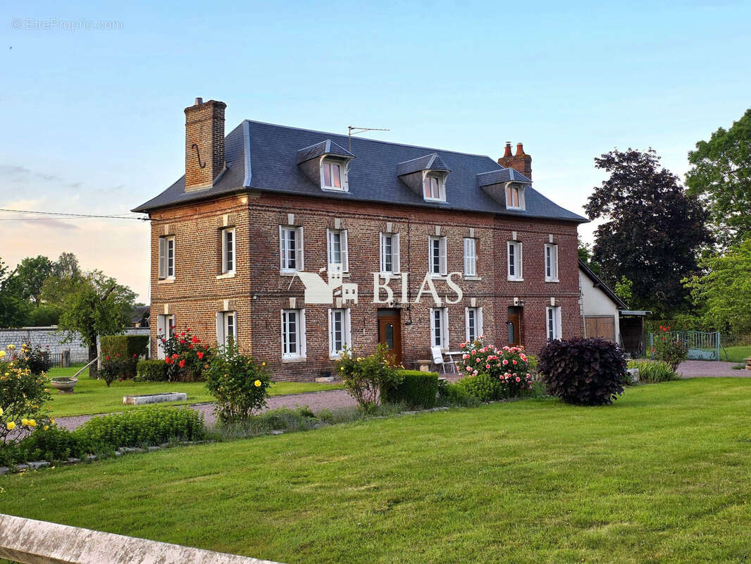 Maison à JUMIEGES
