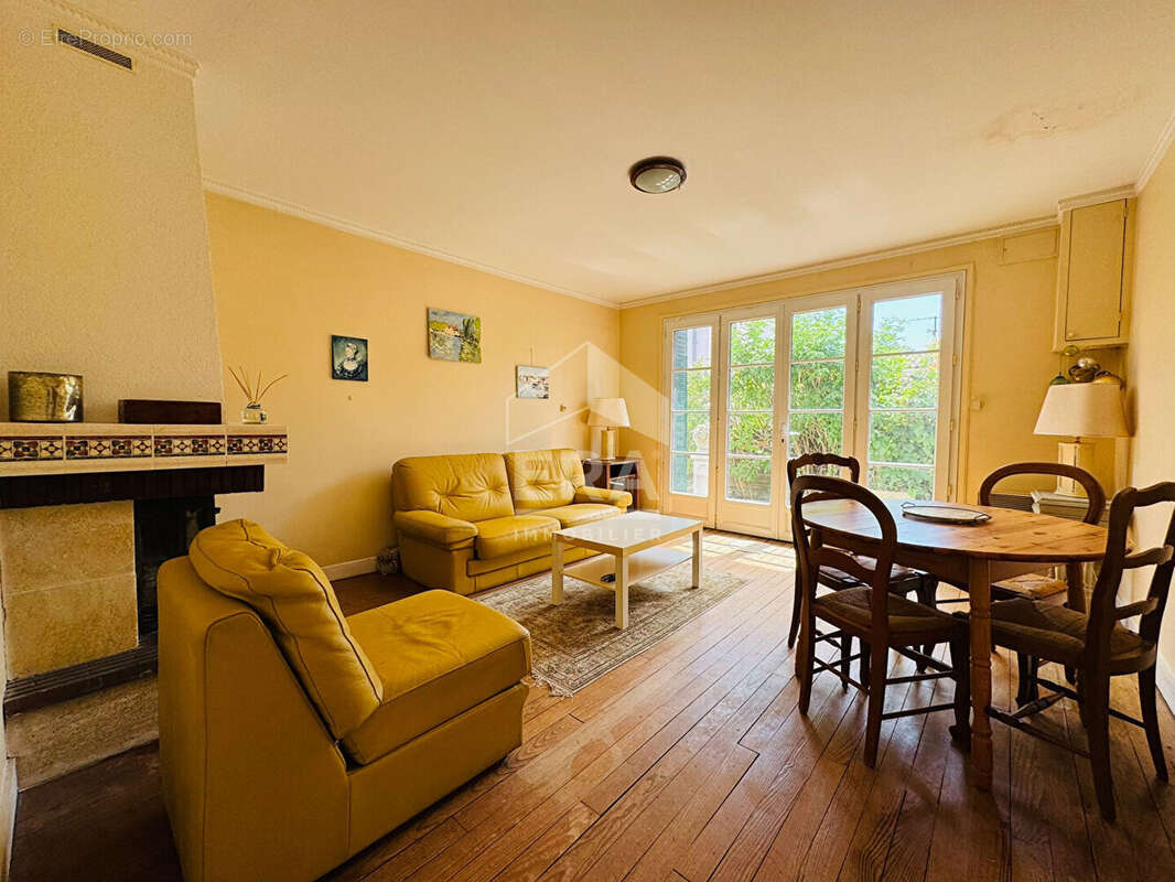 Maison à VAUX-SUR-MER