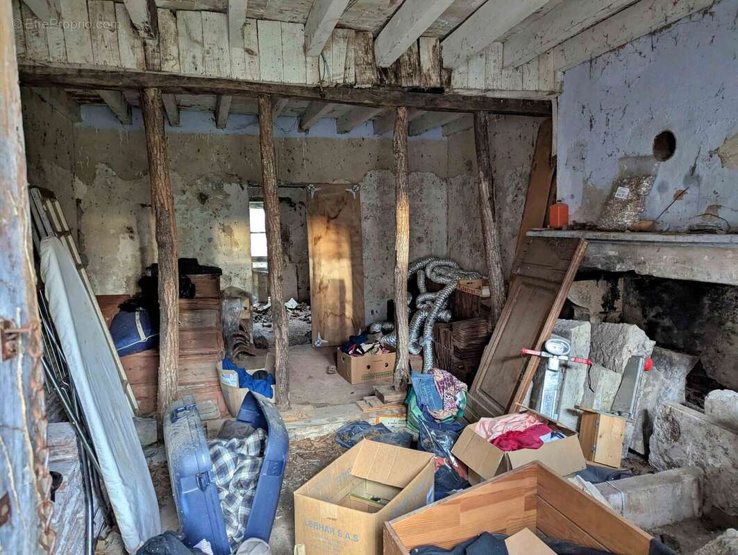 Maison à MAILLY-LE-CHATEAU