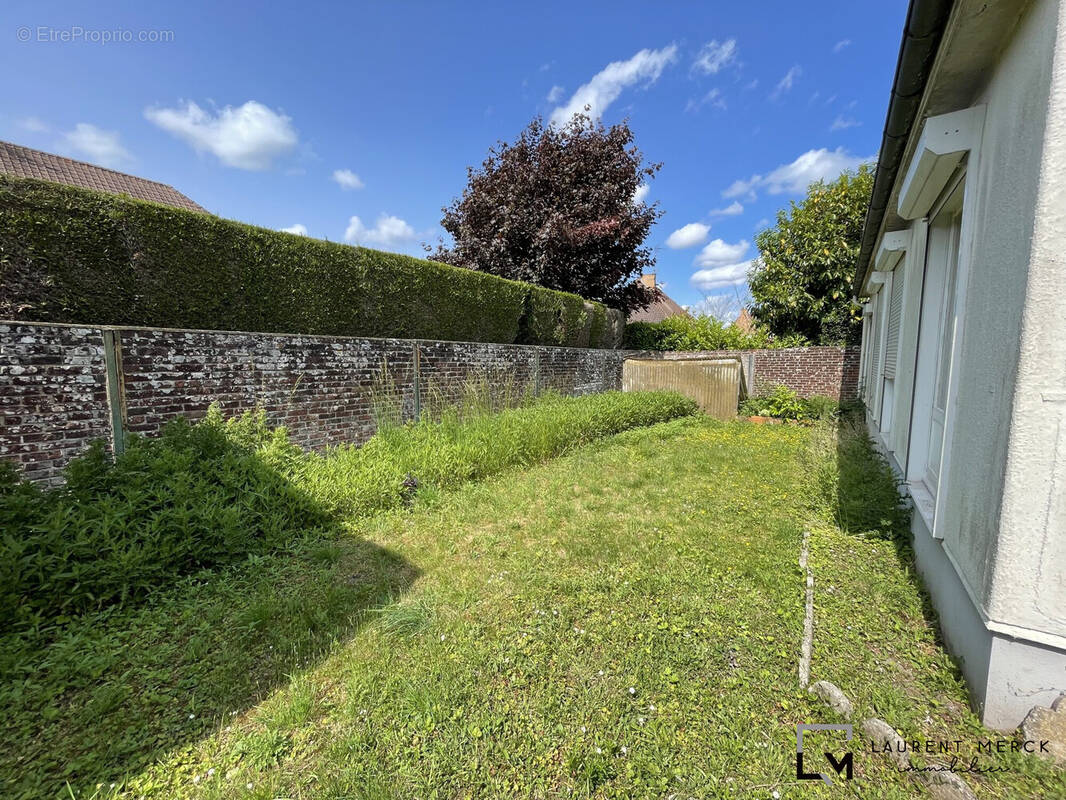 Maison à SAINT-MARTIN-AU-LAERT