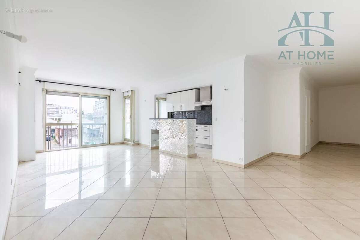 Appartement à PARIS-10E