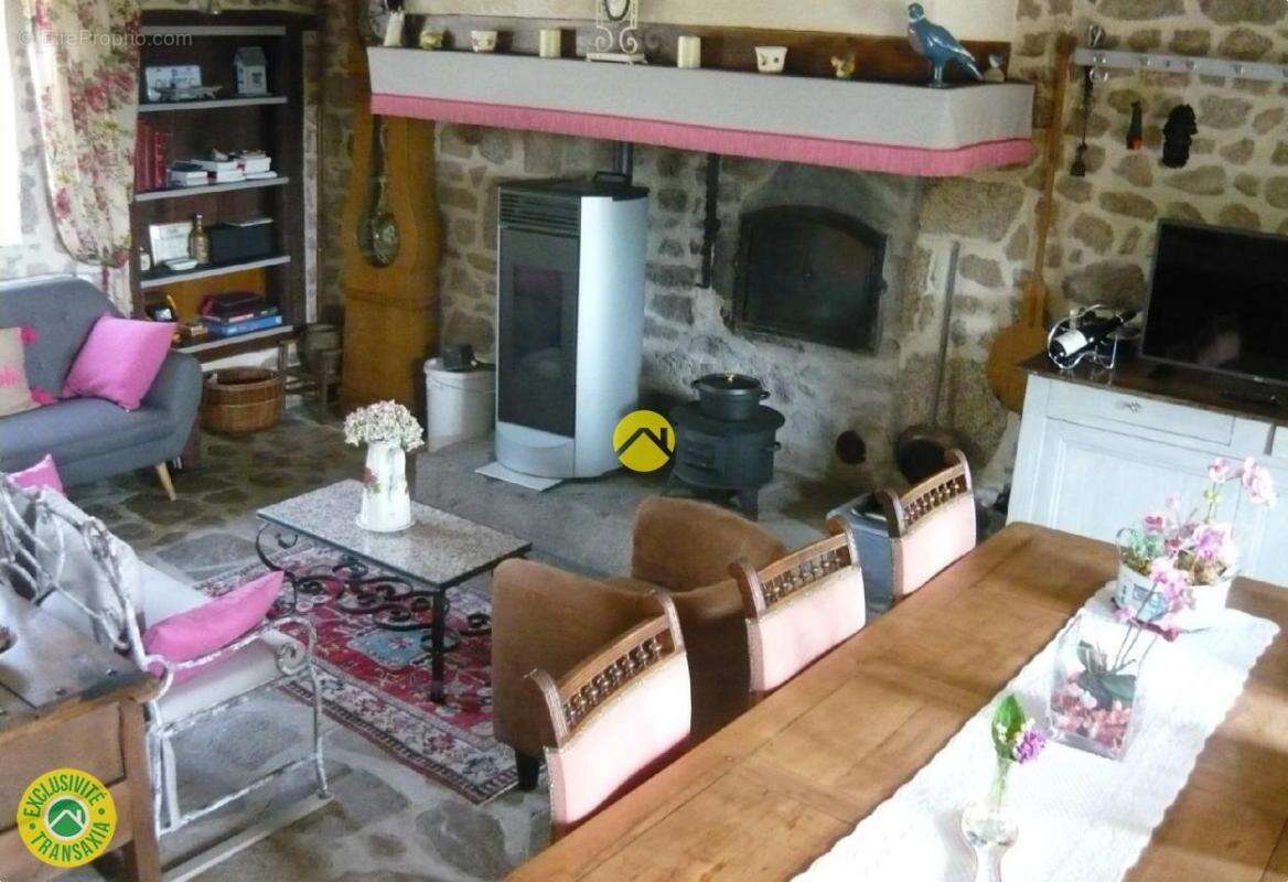 Maison à DUN-LE-PALESTEL