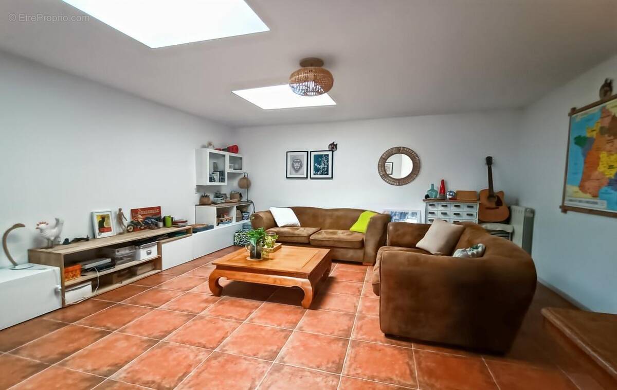 Maison à LES MEES