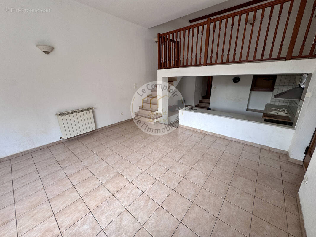 Appartement à MARSEILLE-4E