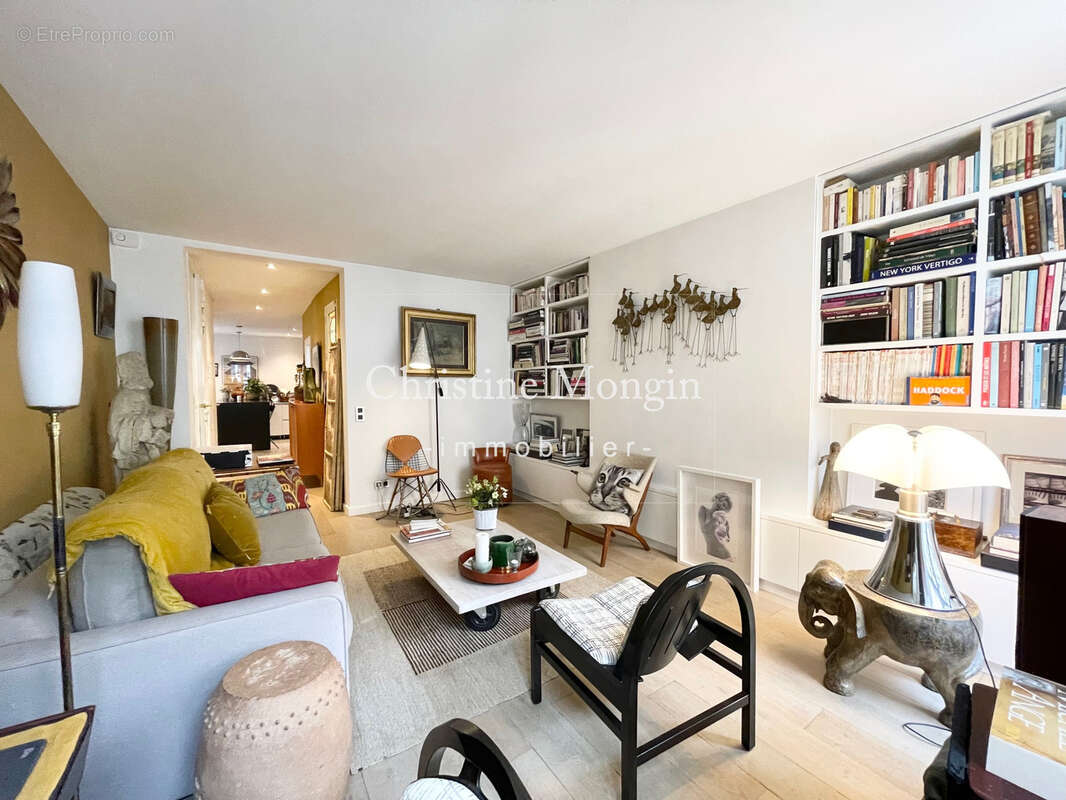 Appartement à NEUILLY-SUR-SEINE