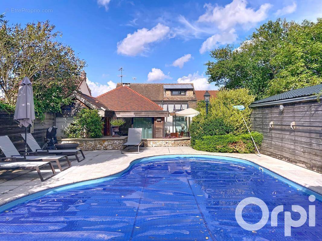 Maison à SAULX-LES-CHARTREUX