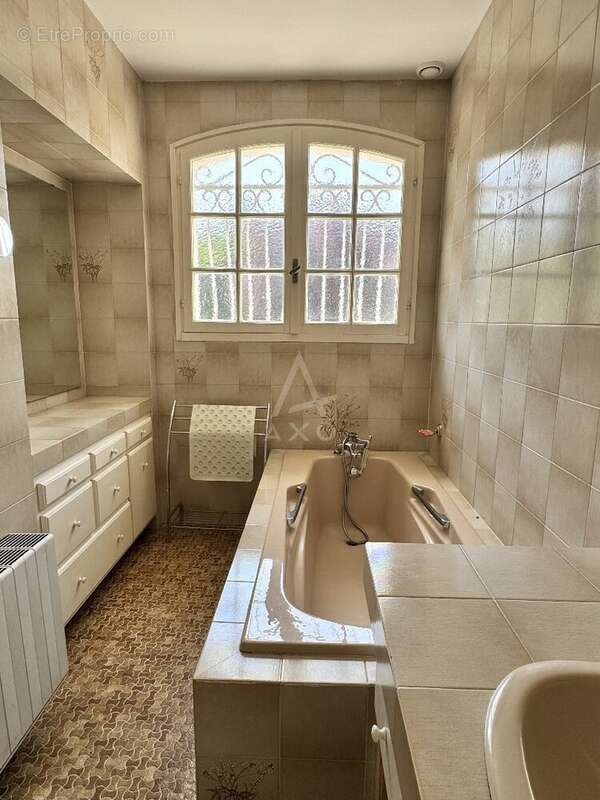 Maison à MAGNAC-SUR-TOUVRE