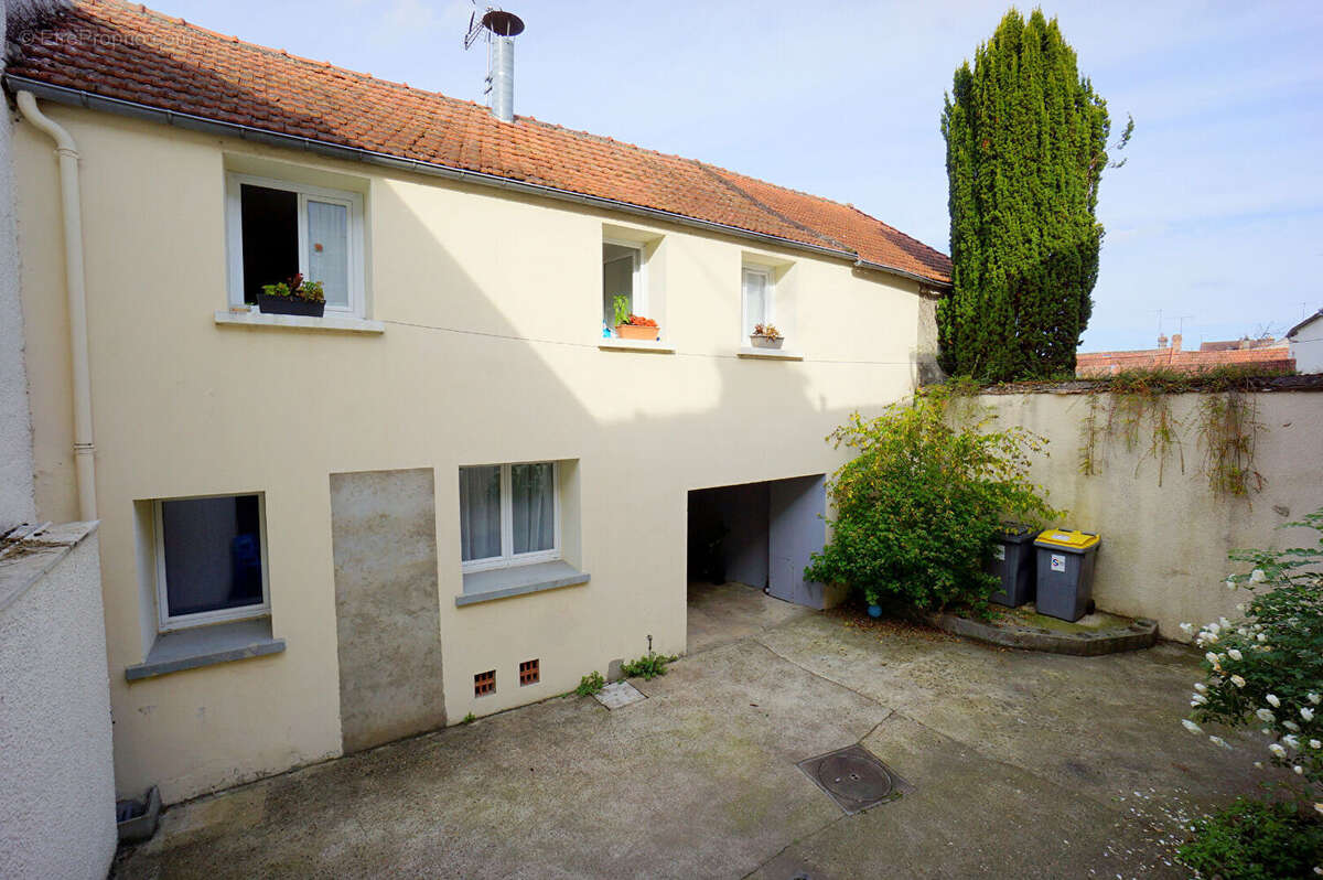 Maison à MEZIERES-SUR-SEINE