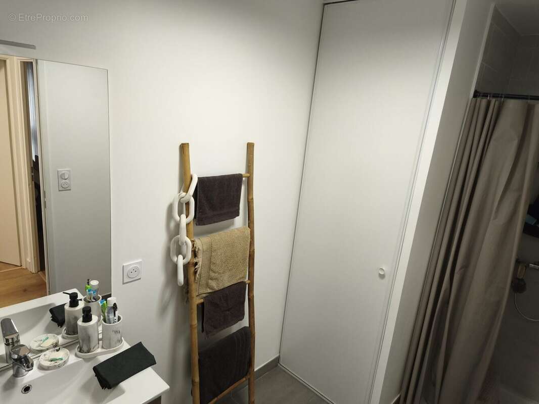 SALLE D'EAU - Appartement à NIMES