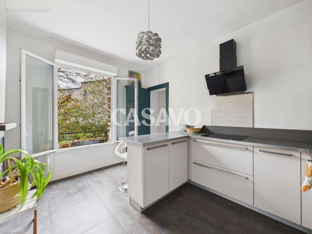 Appartement à LES LILAS