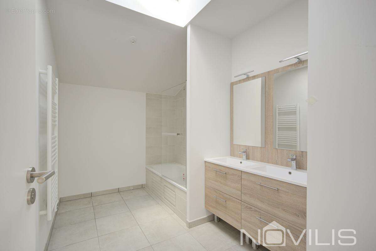 Appartement à BRUGUIERES