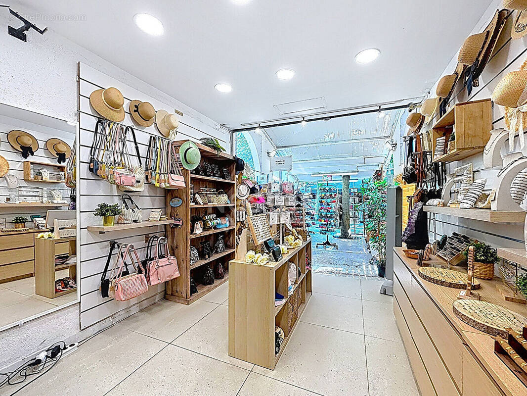 Commerce à LA GRANDE-MOTTE