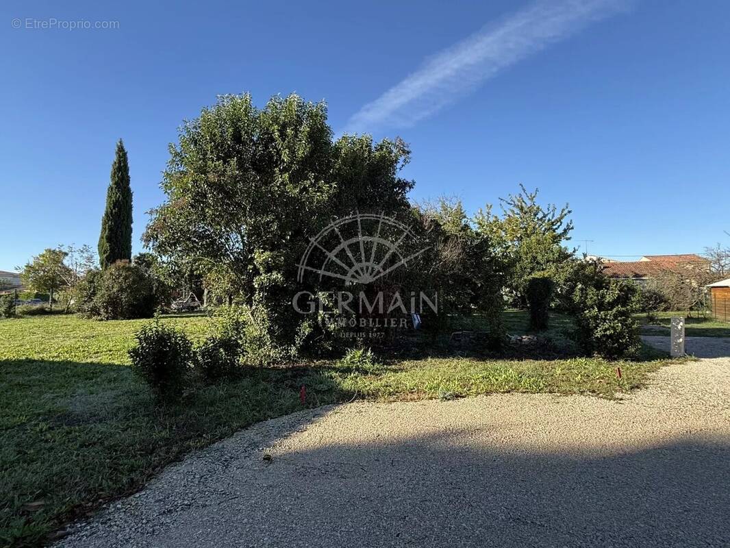 Terrain à L&#039;ISLE-SUR-LA-SORGUE