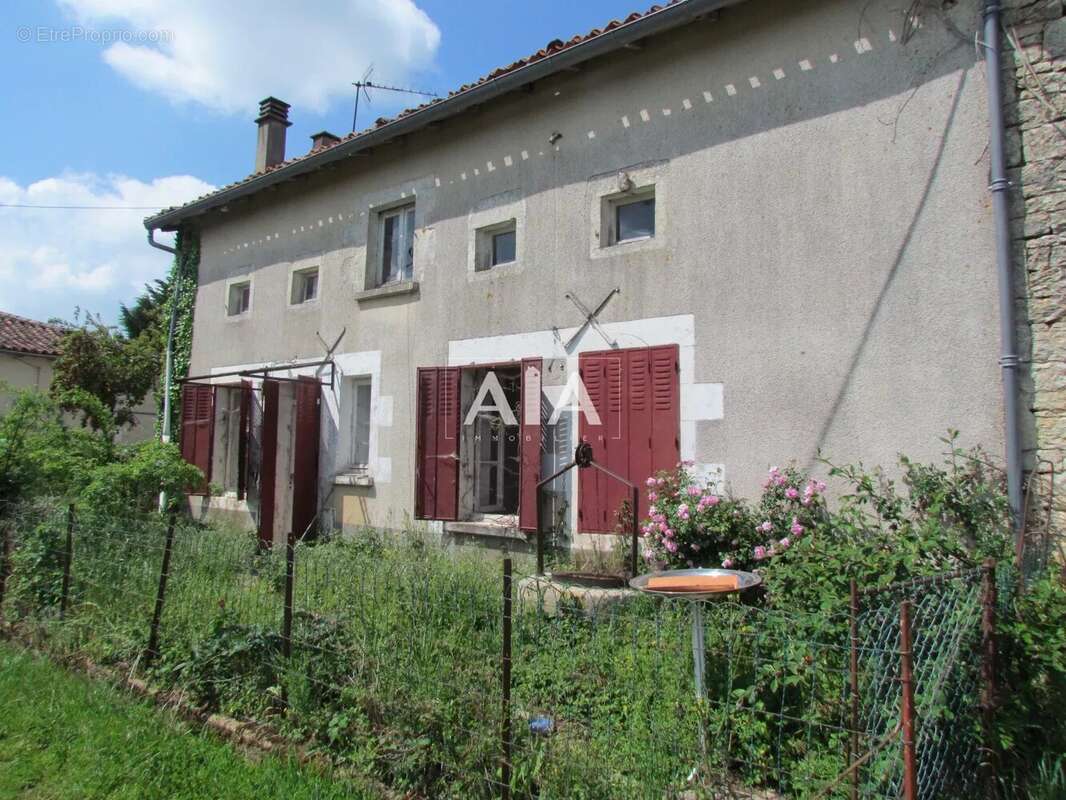 Maison à NANTEUIL-EN-VALLEE