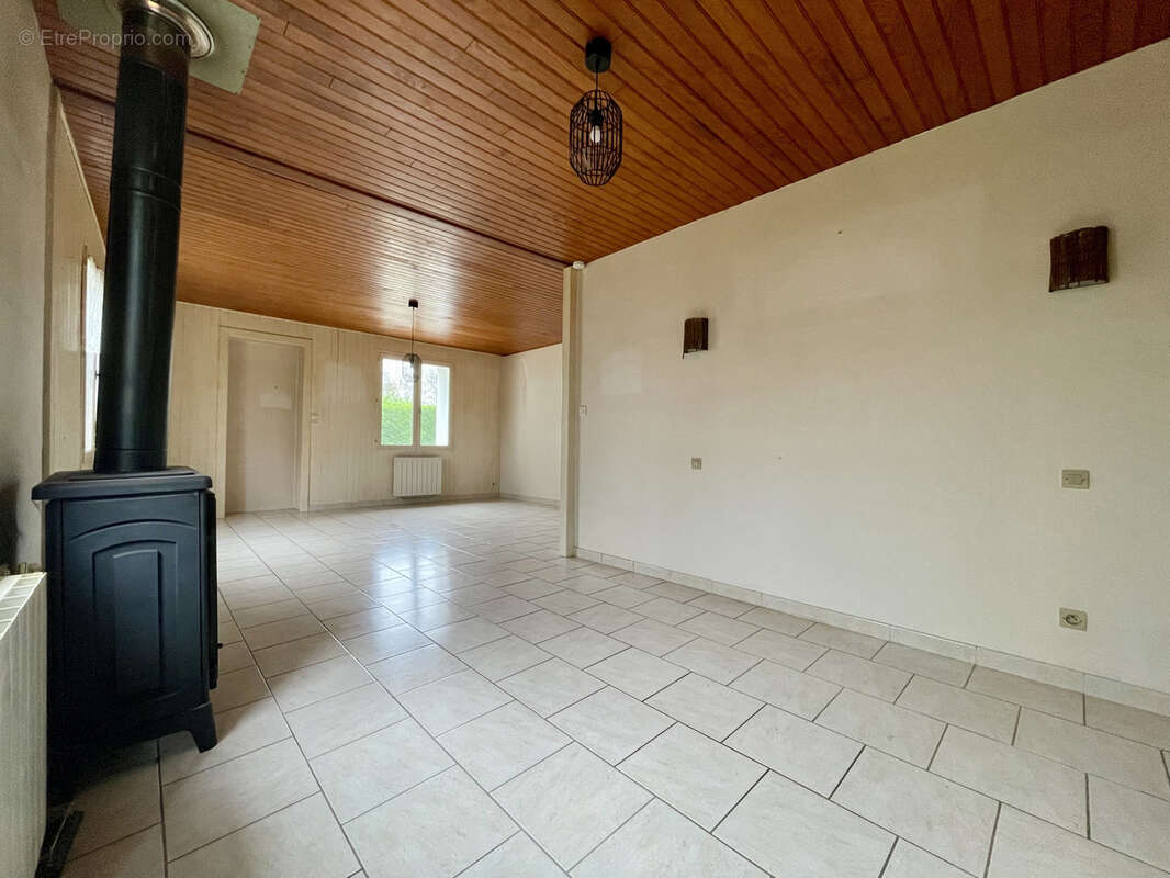 Maison à SAINT-PORCHAIRE