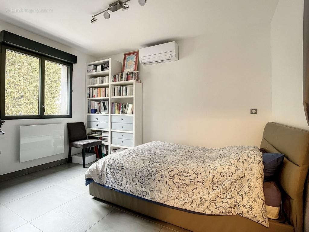 Maison à LA GARENNE-COLOMBES