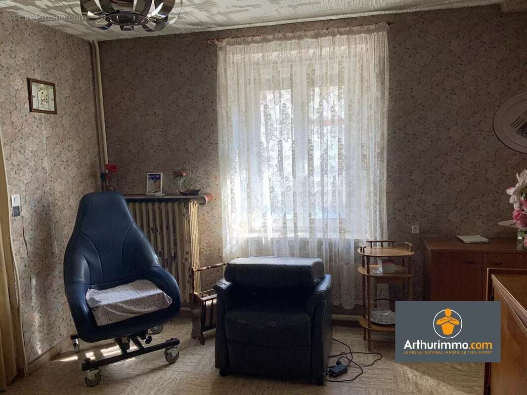 Maison à NEUFCHATEL-SUR-AISNE