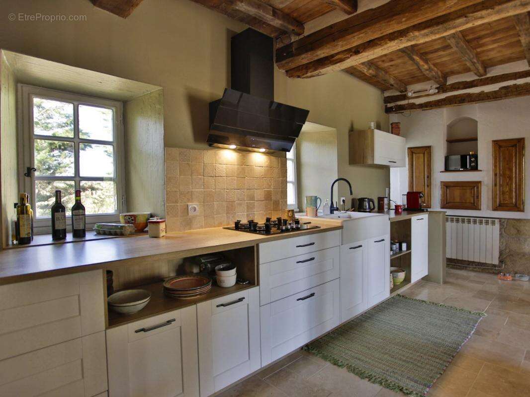 Maison à VIC-FEZENSAC