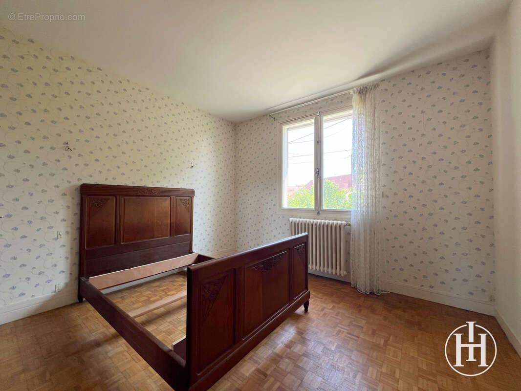 Maison à SAINT-AMAND-MONTROND