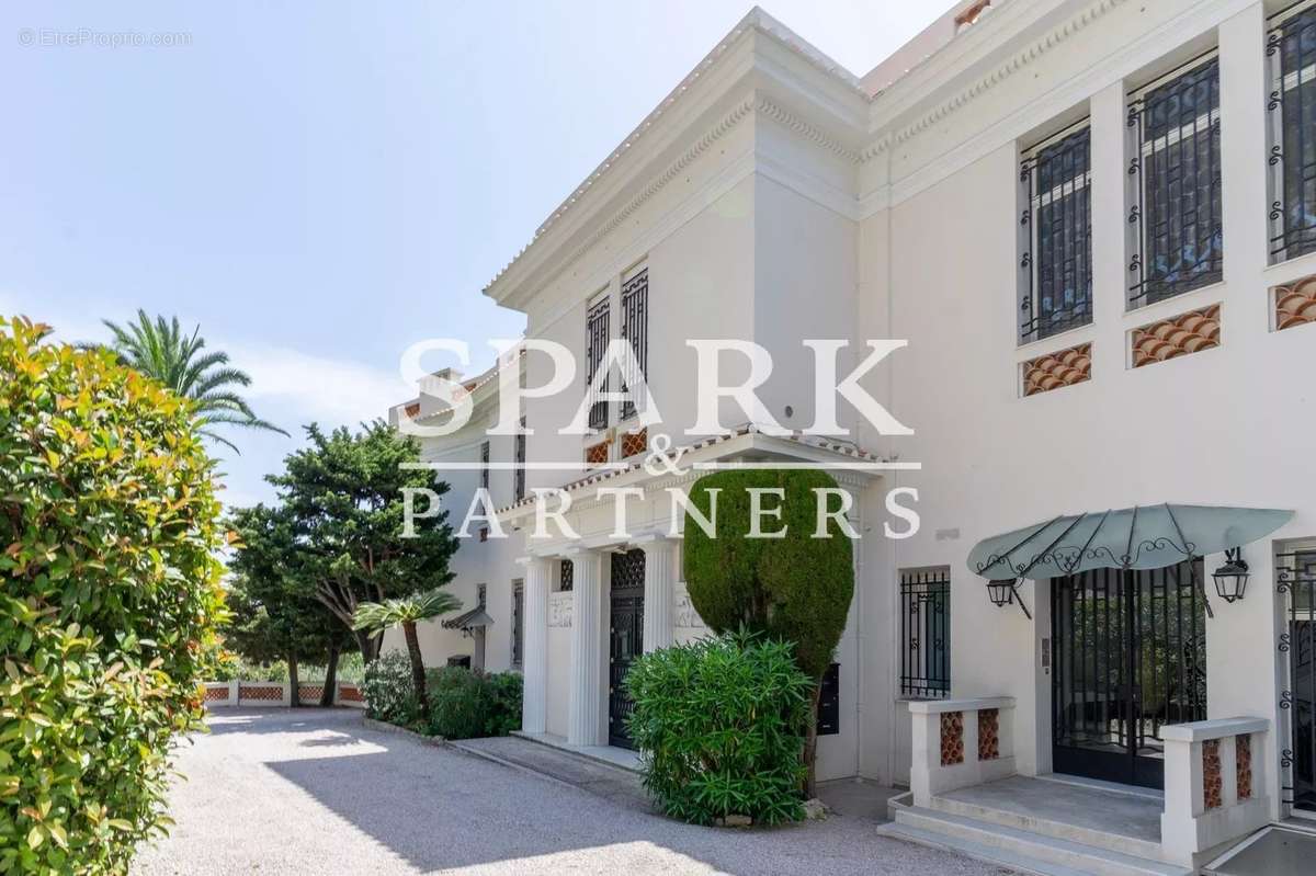 Appartement à CAP-D'AIL