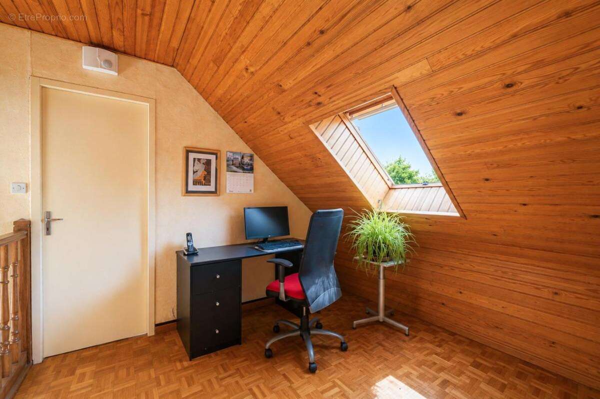 Maison 140m² - 5 Chambres - photo 17