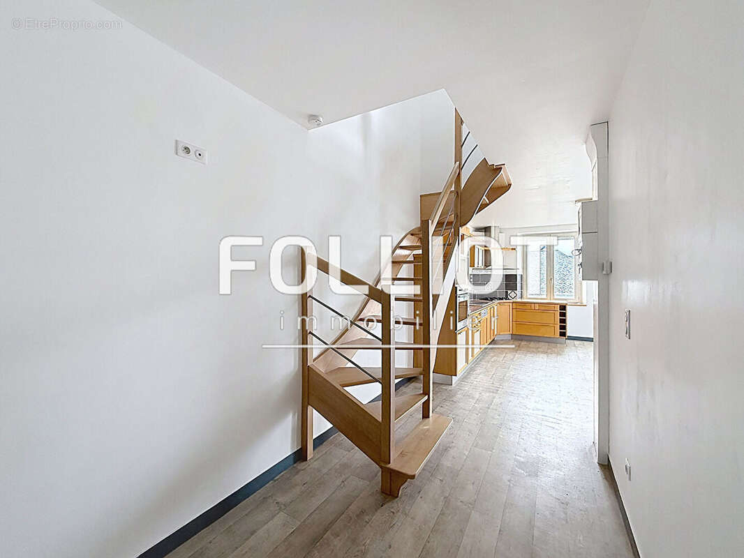 Appartement à DONVILLE-LES-BAINS