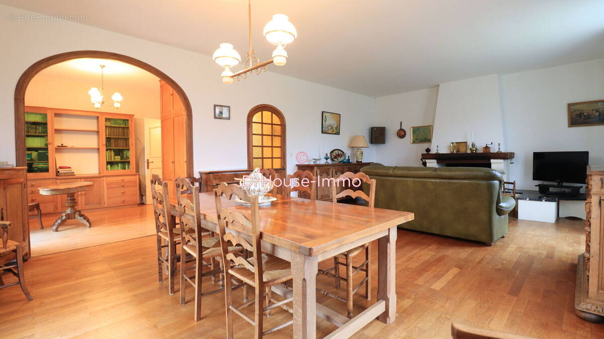 Maison à LE HAILLAN