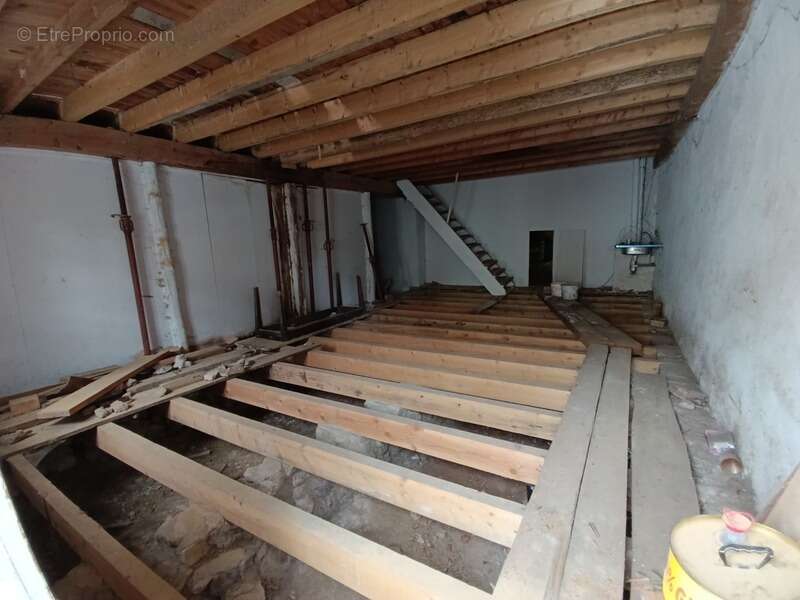 Appartement à FIX-SAINT-GENEYS