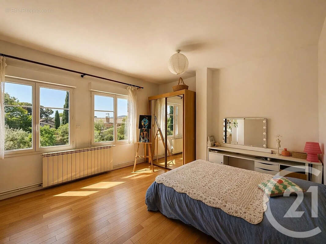 Maison 130 m² à Remoulins  - photo 9