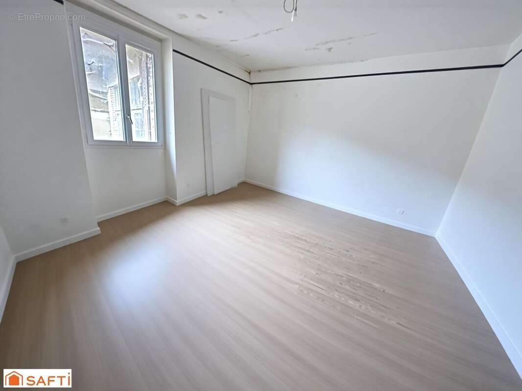 Photo 4 - Appartement à VILLENEUVE-SUR-YONNE